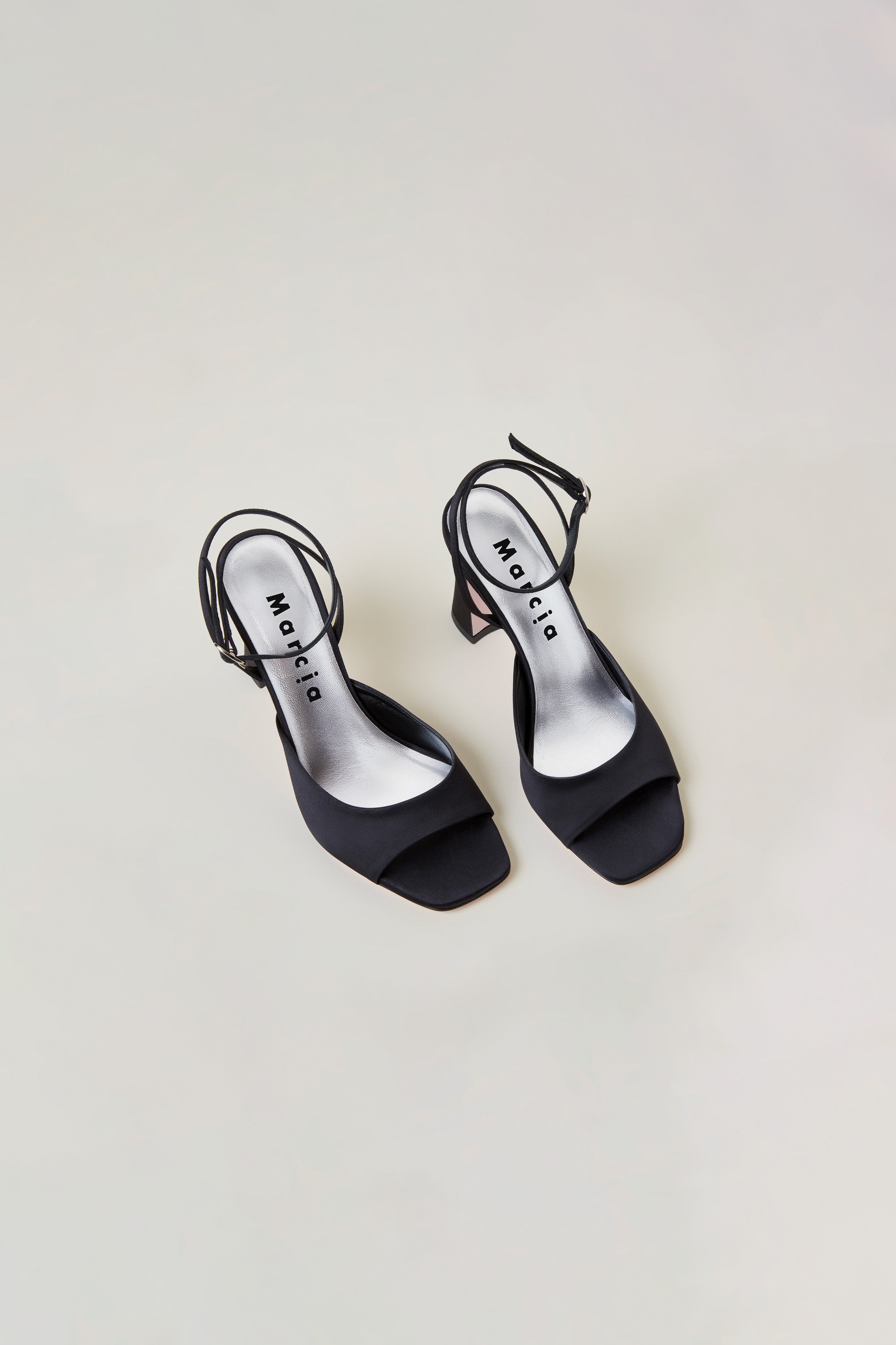 BAÏLA SANDAL in black satin