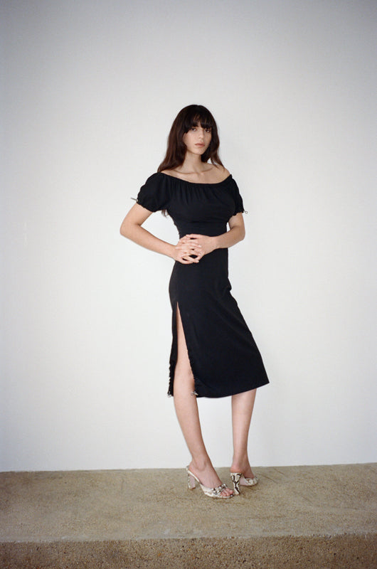 SHOULDERS LONG DRESS in black
