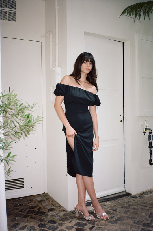 SHOULDERS LONG DRESS in black