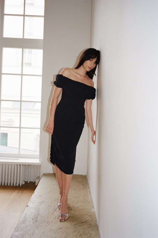 SHOULDERS LONG DRESS in black