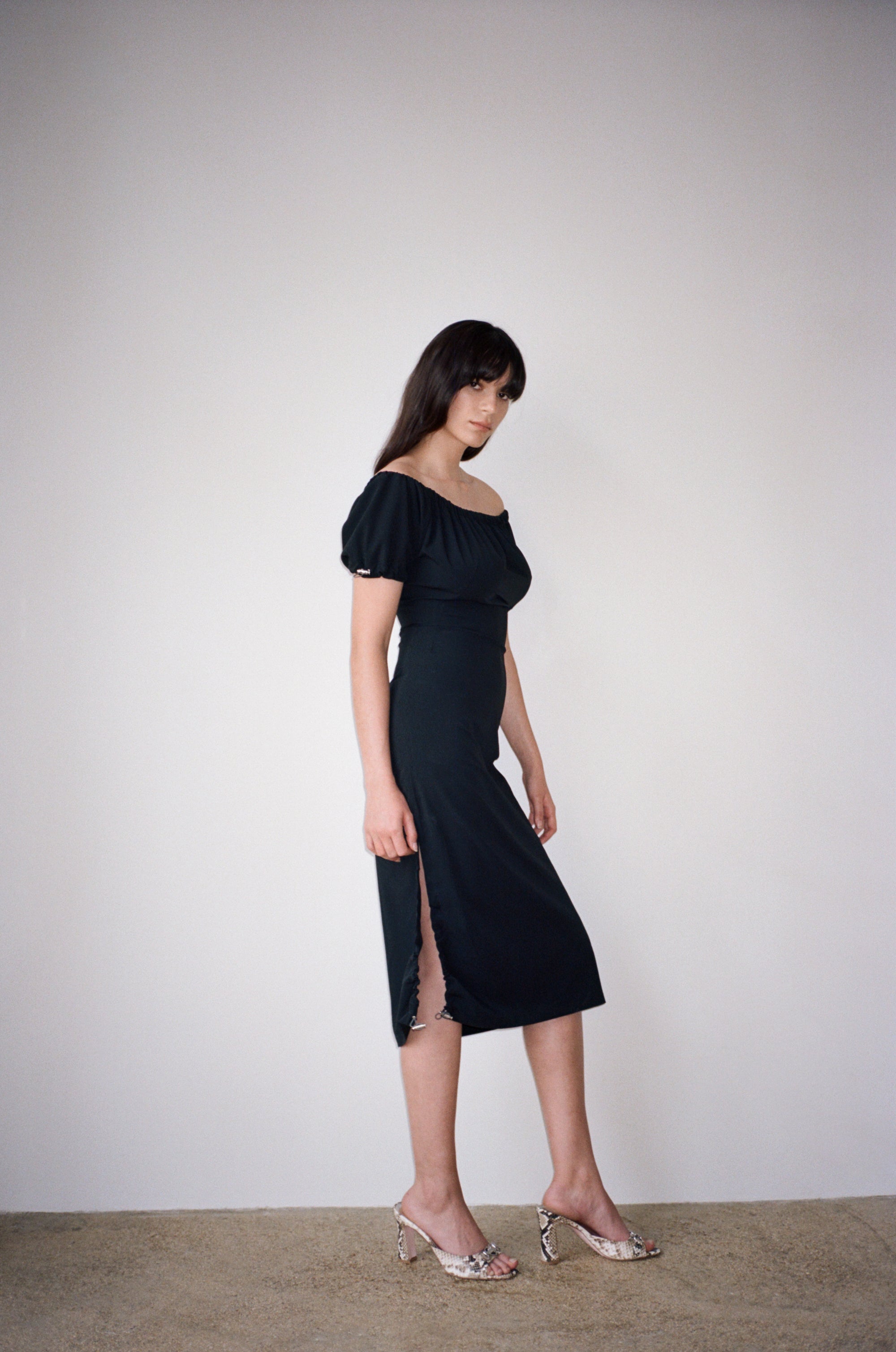 SHOULDERS LONG DRESS in black