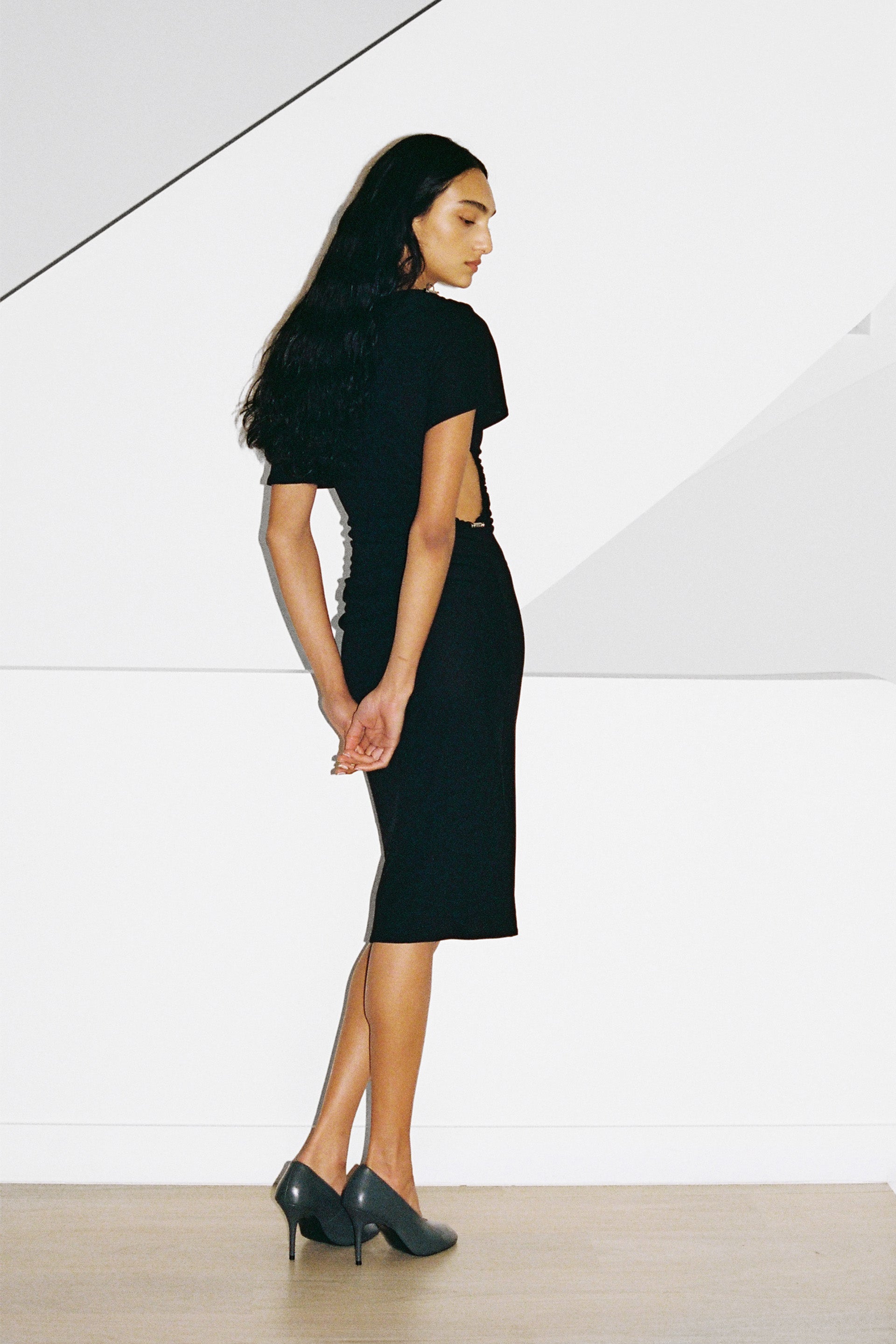 MAGNOLIAS MIDI DRESS in black